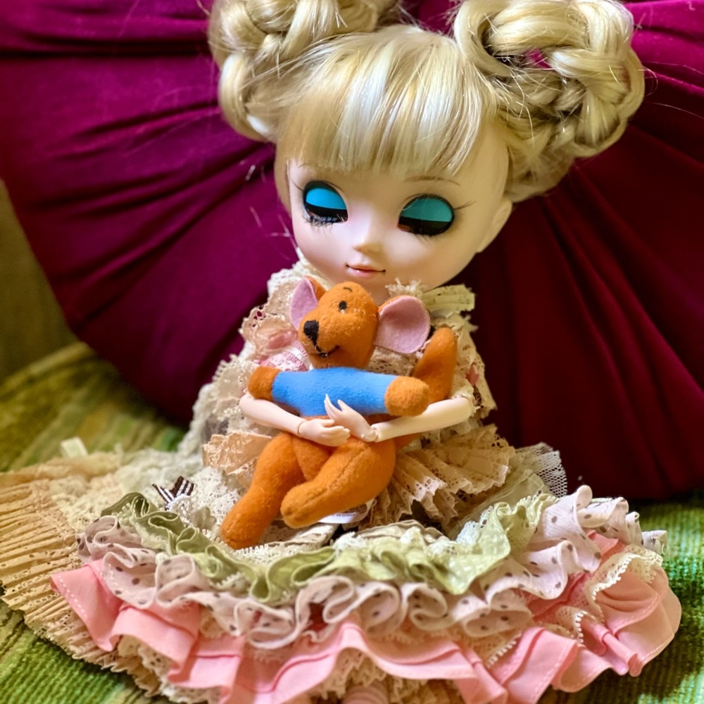 Alice Pullip Romantic Groove Pink Dress Fashion Doll 2011.